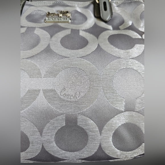 Coach Mia Op Art Gray Metallic Signature Tote With Dust Bag. New With Out Tags - Picture 7 of 15
